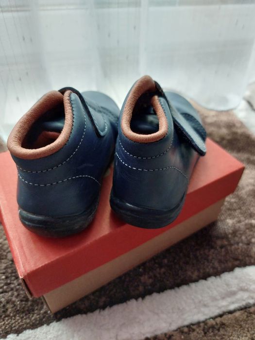 Papuci piele, marimea 21, noi