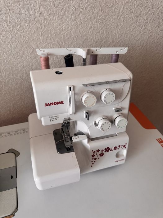 Оверлог. JANOME очень в хорошем состоянии