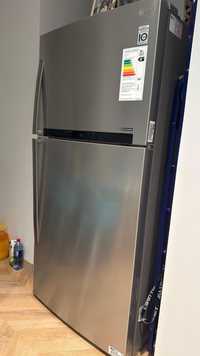 Продам Холодильник LG