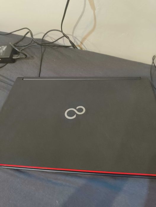 Лаптоп fudjitsu  8 гб