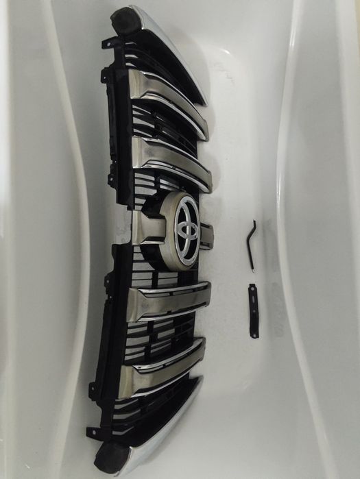 Решотка радиатора TLC Prado 150