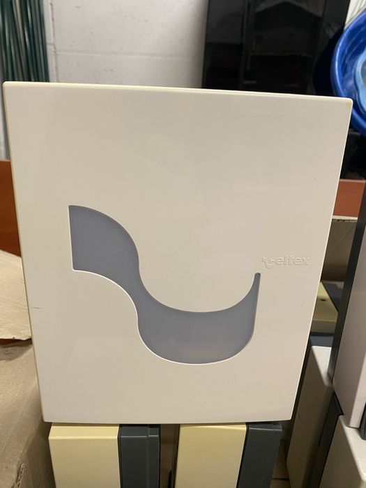 Лампи/Кутия/диспенсър за тоалетна хартия, сапун и салфетки