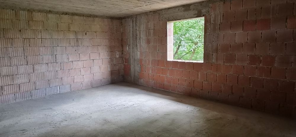 Măgura Farbe, vilă cărămidă la roșu