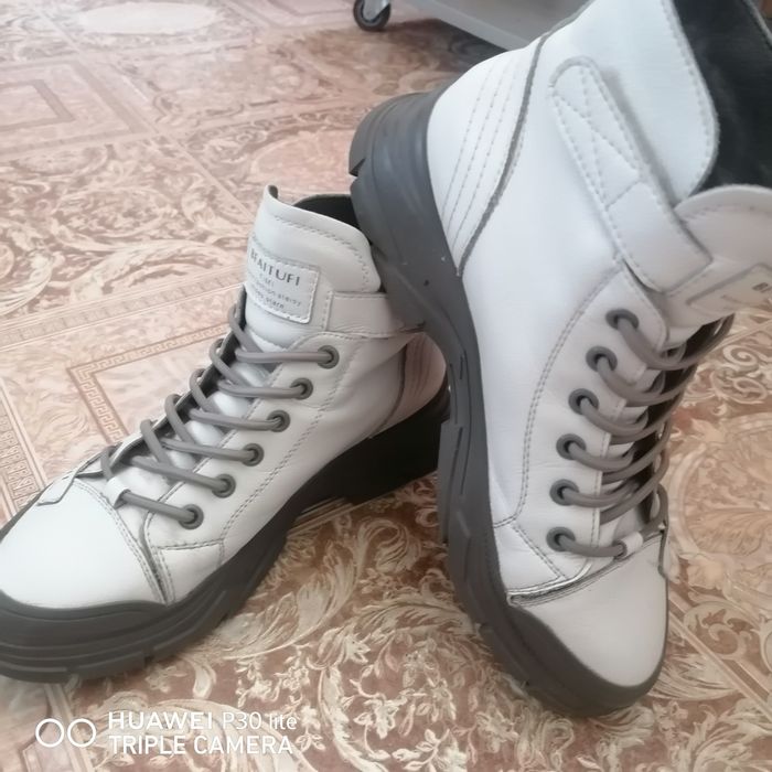 Продам осенне-весение ботинки