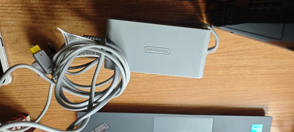 Nintendo wii u с планшетом и блоками питания