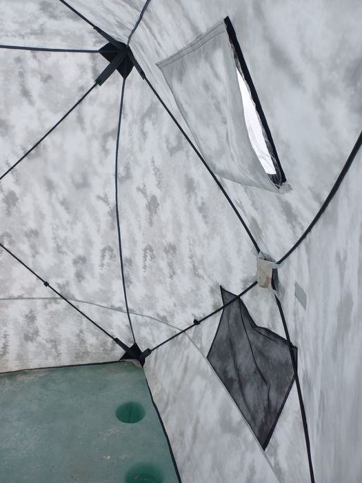 Продам Зимнюю палатку