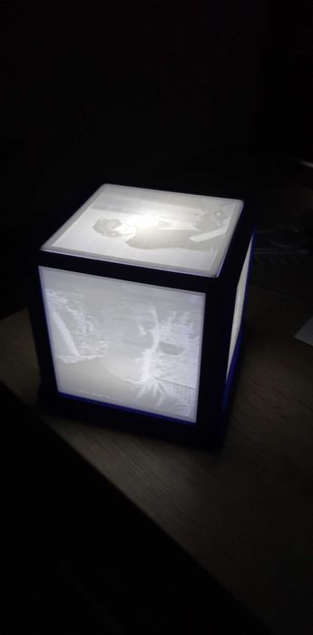 Lampa de veghe cub personalizata