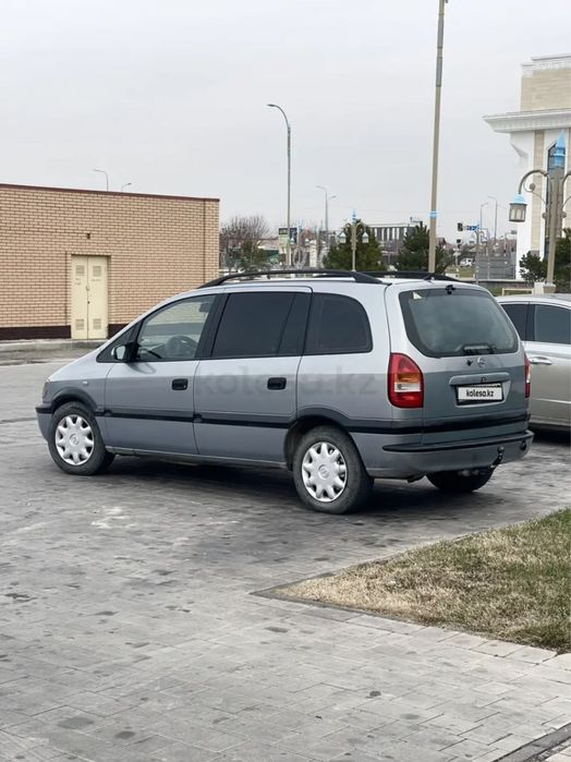Opel Zafira, 2002 года