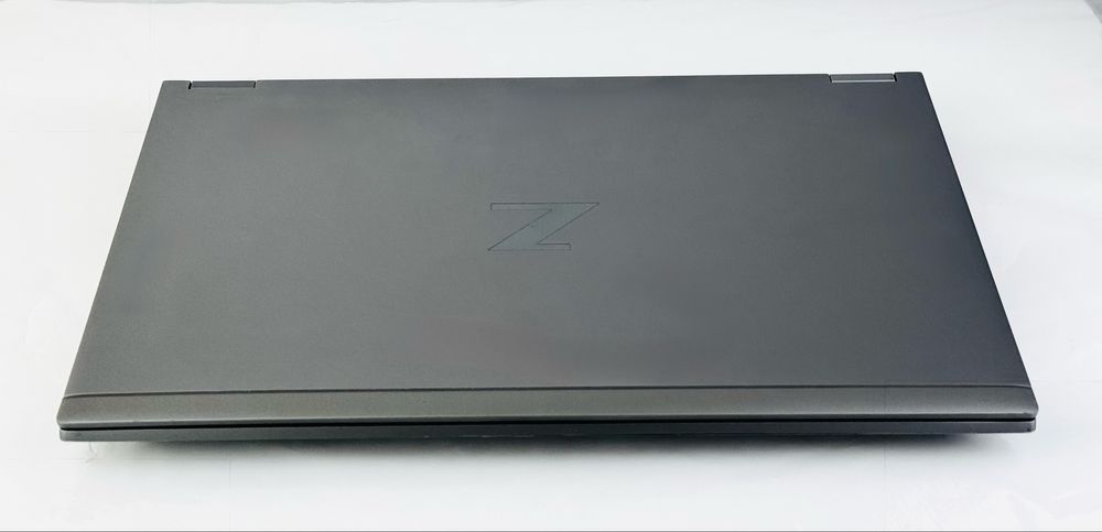 HP ZBook Fury G8 15.6 4K 120Hz Xeon W-11995M 64RAM 1TB SSD RTX A2000