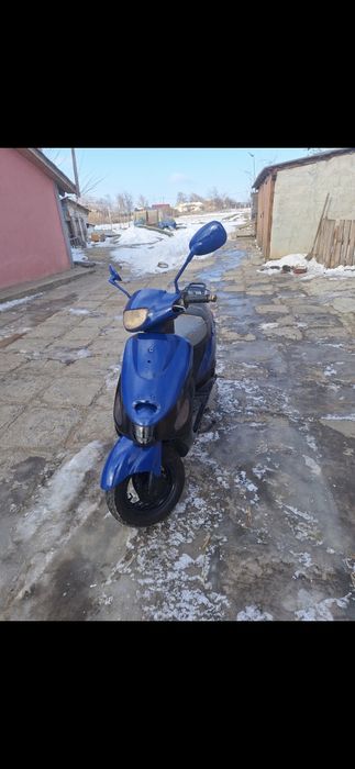 Scuter în 4 t  motorul nou de 80 cc