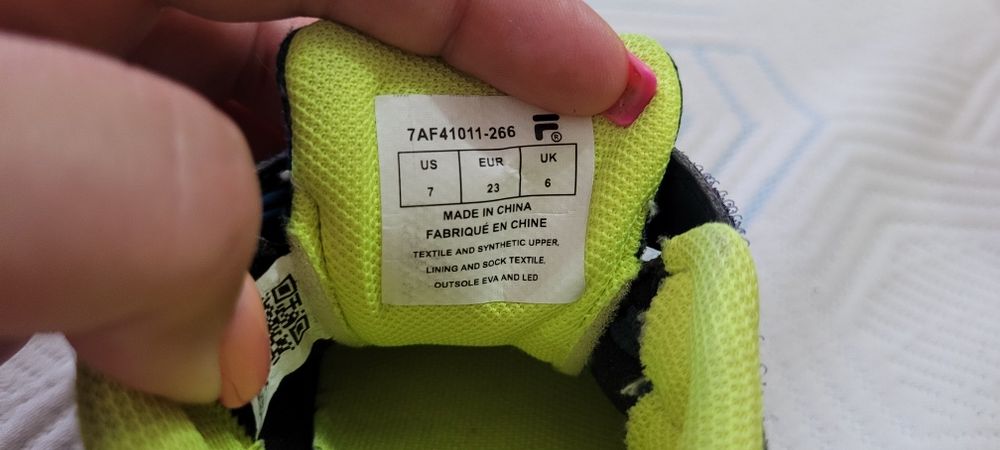 Adidasi cu lumini Fila 23
