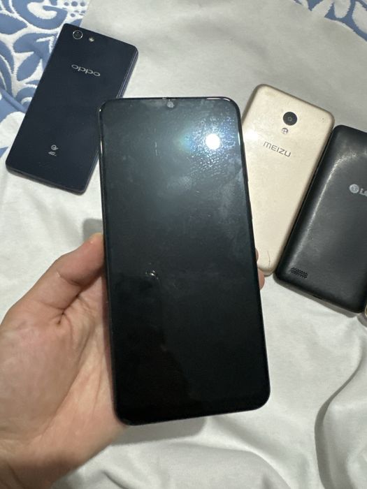 Сломанные телефоны