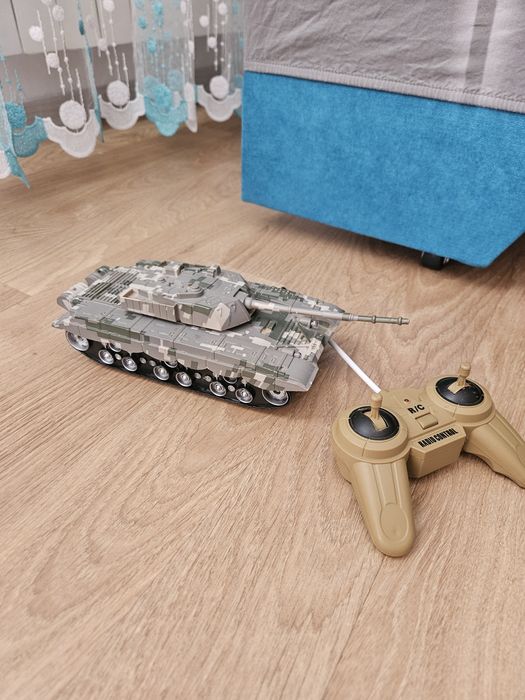 Masinuta cu telecomanda