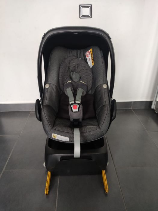 Scoica auto Maxi Cosi Pebble Plus pentru copii între 0 și 13 kg