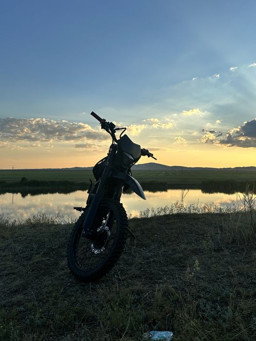 Мотоцик 300 кубов