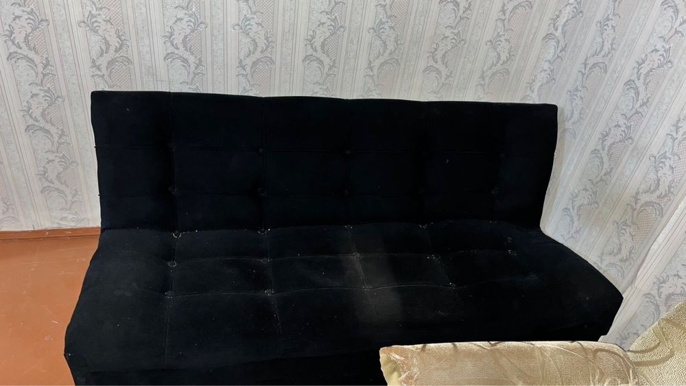 Отдам три дивана