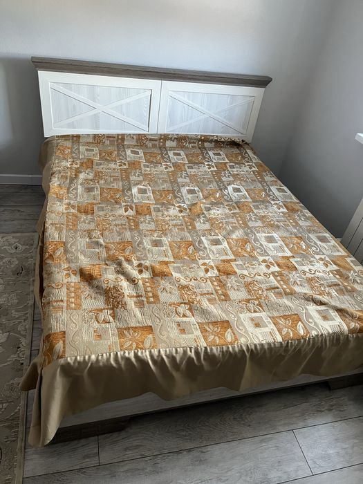 Кровать двухспальная