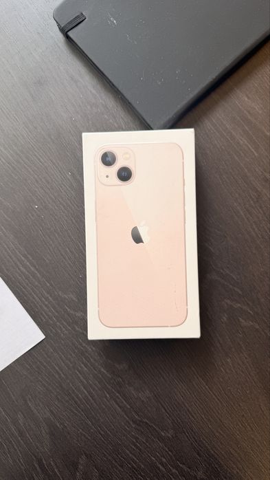 Розов iPhone 13 128 GB - отличен