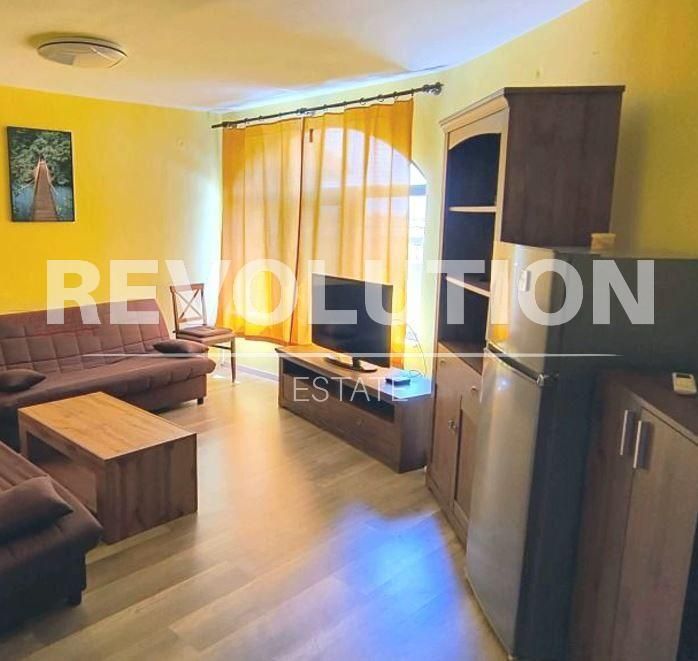 Тристаен апартамент в района на м-т Траката!