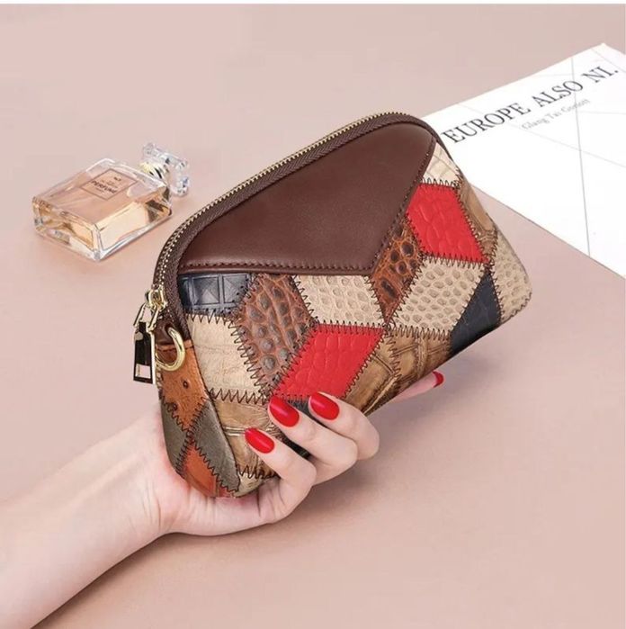 Женский клатч сотилади