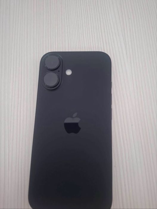 Vand iphone 16 95%santate urgent