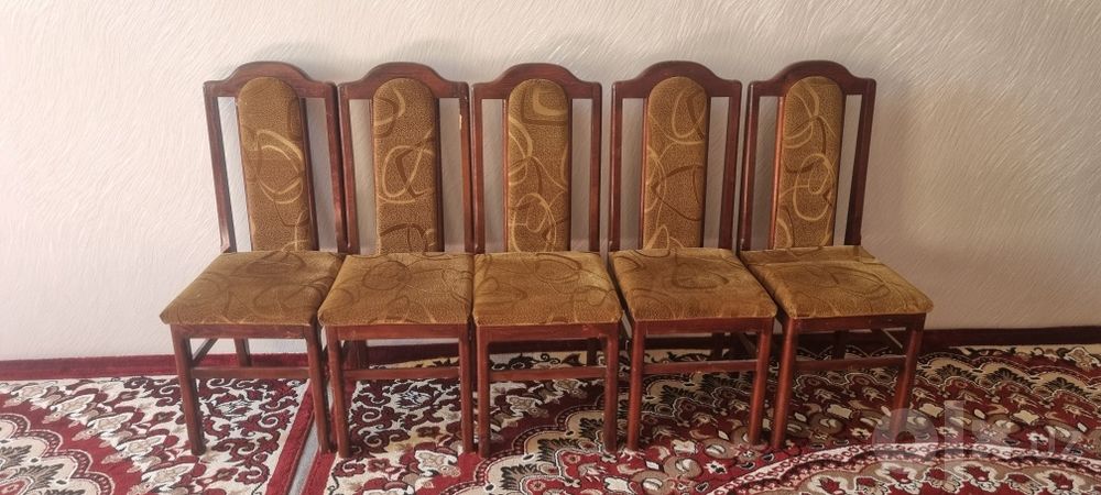 Стулья для зала.