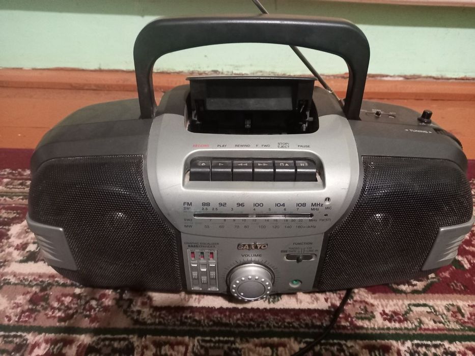 Магнитола Sanyo японоя