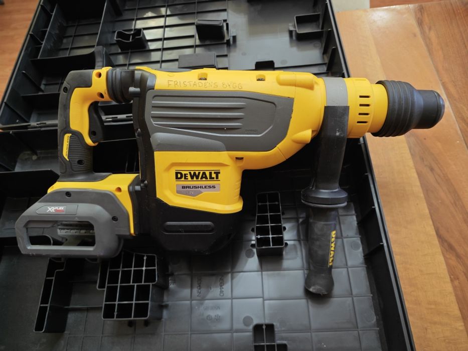 Ciocan Rotopercutor - Demolator DeWalt DCH733