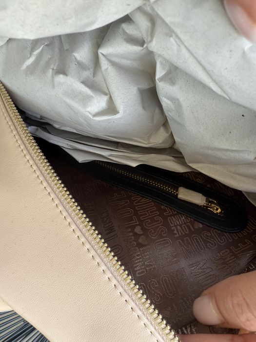 Чисто нова раница Moschino