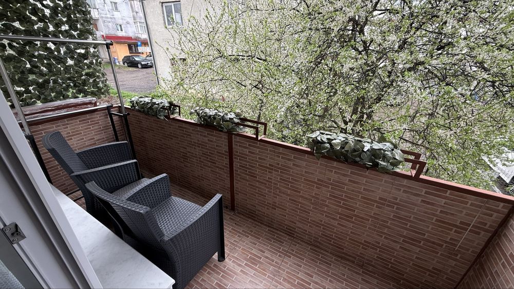 Vând apartament 3 camere, etaj 1 - Cartier Obcini