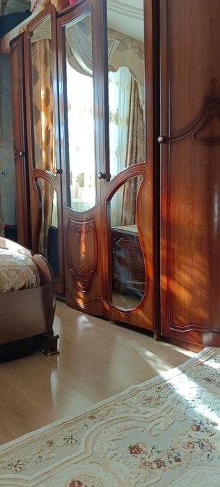 Спальный гарнитур