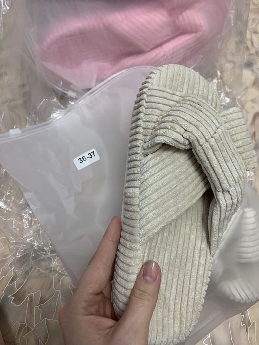 Тапочки шлепки новые трендовые