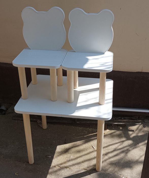 Комплект детской мебели. Стол и 2 стула