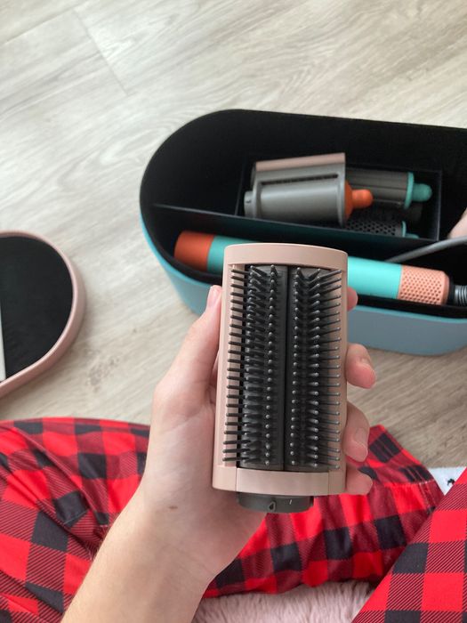 Dyson airwrap i.d hs05