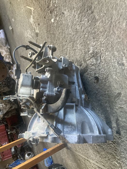 Mitsubishi space star 1.0i 2015 година 5 скорости Скоростна Кутия