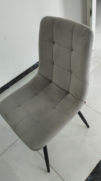 Продам стулья в наличии 40 штук по 5000