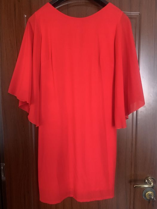 Две рокли-червена и зелена