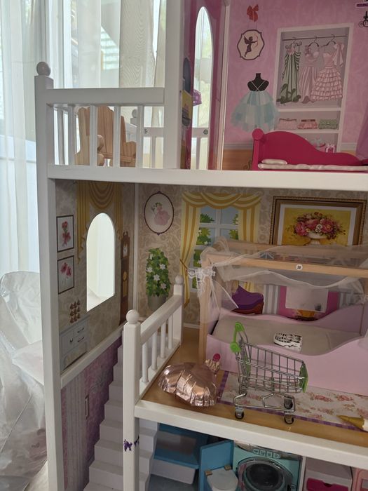 Продам кукольный домик