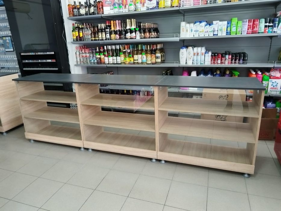 Rafturi, tejghele, mobilier comercial pentru magazine