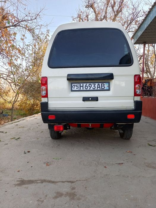 Автомобиль. Дамас