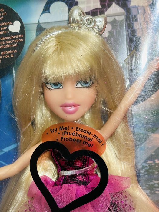 Bratz funk n glow 2012 Cloe