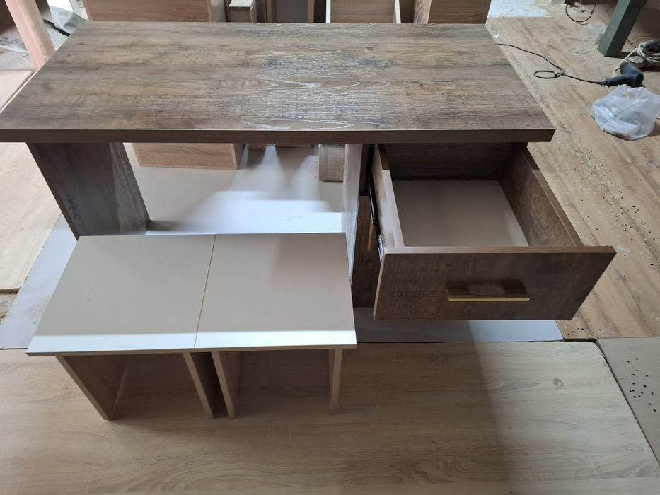 Парта для детей  с  2 табуреткам