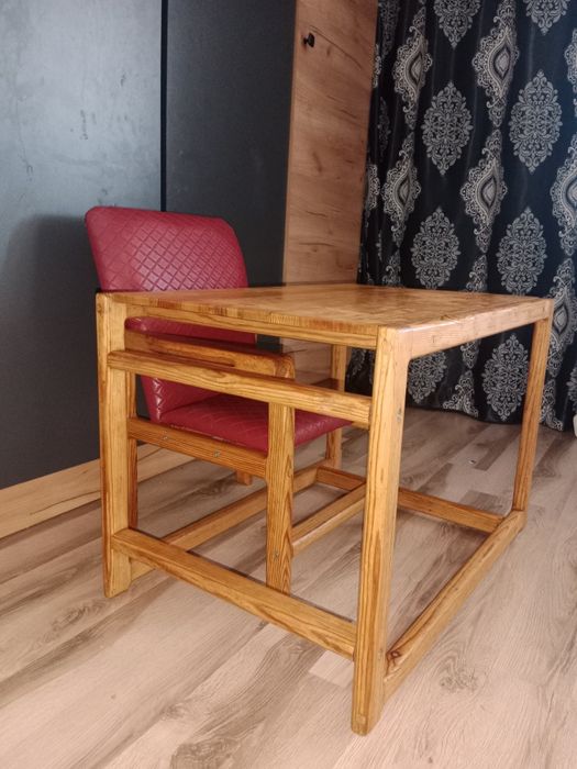 Продам детский столик