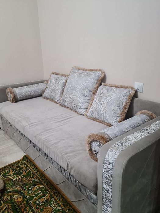 Мебель, диван трехместный