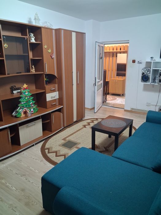 Închiriez apartament 2 camere decomandat