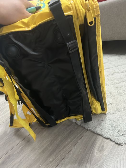 Geanta Glovo ca noua