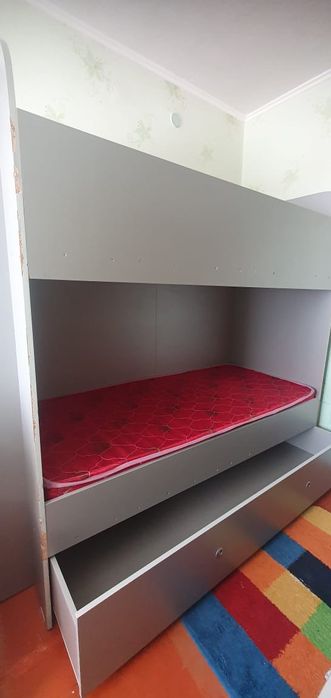 Двухъярусная кровать