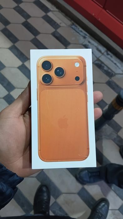 Срочно продаю айфон 17 про