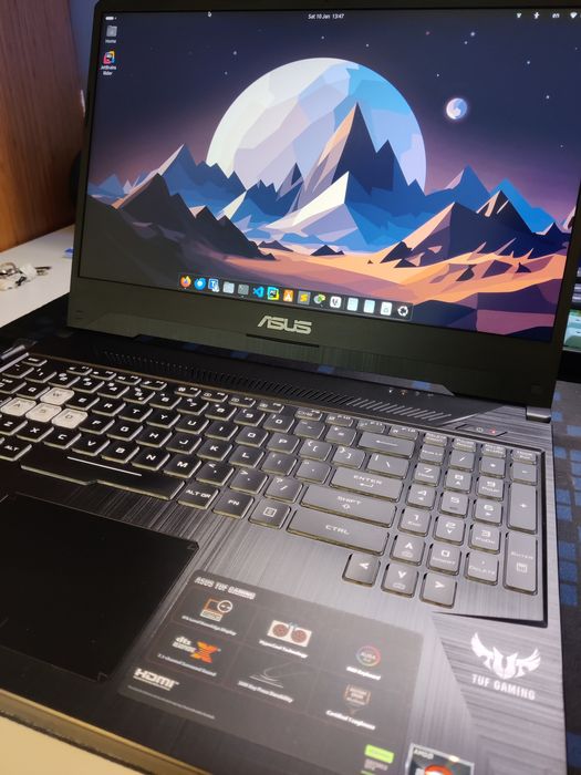 Геймърски лаптоп Asus TUF