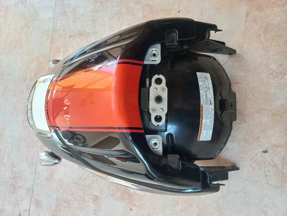 Suzuki M1800 Intruder M109R Boulevard Заден калник стоп мигачи